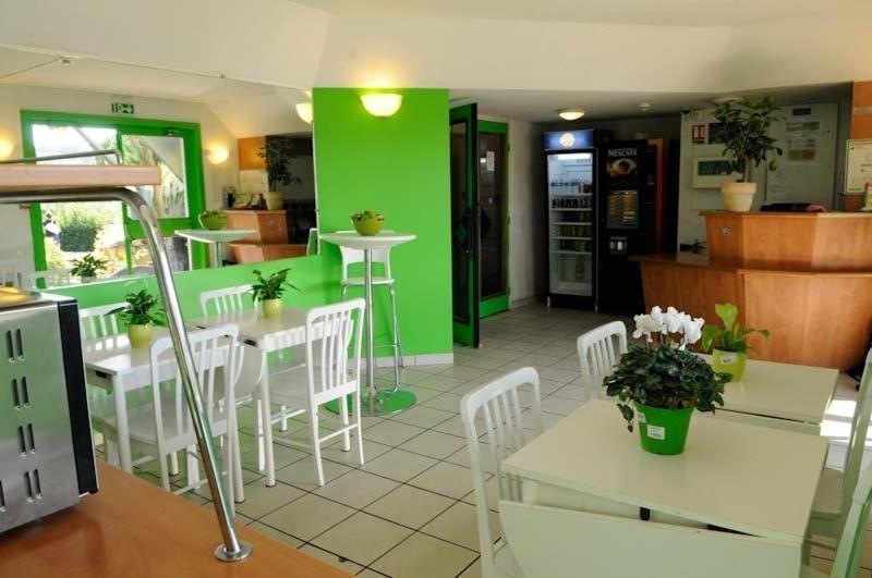 Lemon Hotel Le Coteau Buitenkant foto