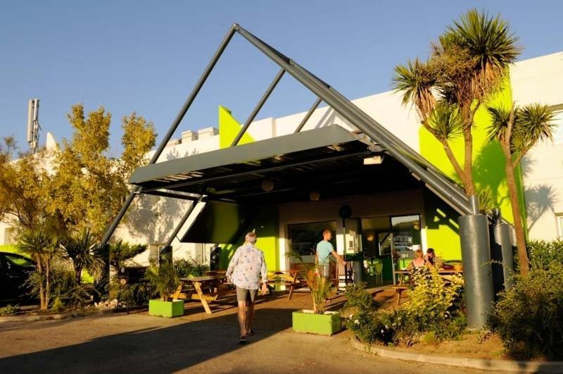 Lemon Hotel Le Coteau Buitenkant foto